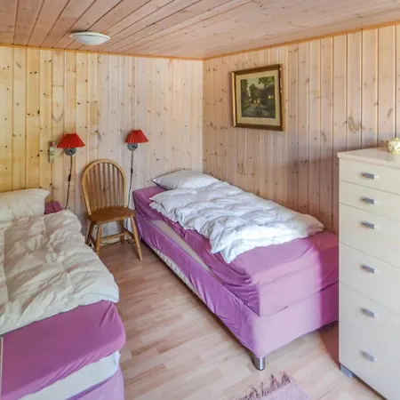 Сasa de vacaciones 4 Bedroom Amazing In Orsted *